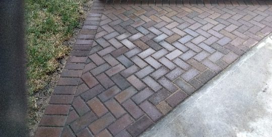 Paver-Patio-Herrinbone-with-Pyramid-Shape